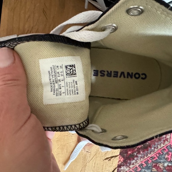 Black and White Converse High tops - Picture 4 of 4